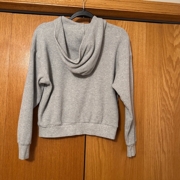 Aritzia TNA Light Gray Waffle Knit sweatshirt - Picture 4 of 6